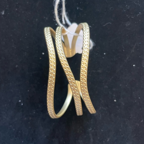 NWOT Lia Sophia Trace Cuff Bracelet #12070 - Picture 4 of 5